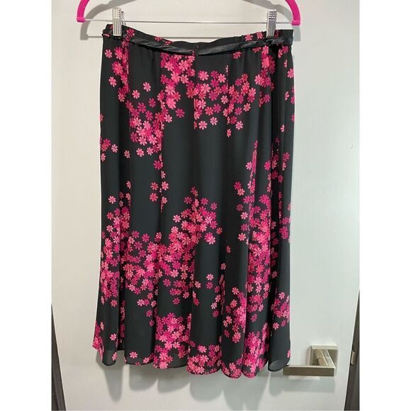 Size 10, Jacques Vert black tulip style skirt with pink flowers. 15” waist. - Picture 5 of 8